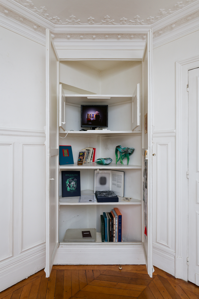 Agence de Voyage, Booked?