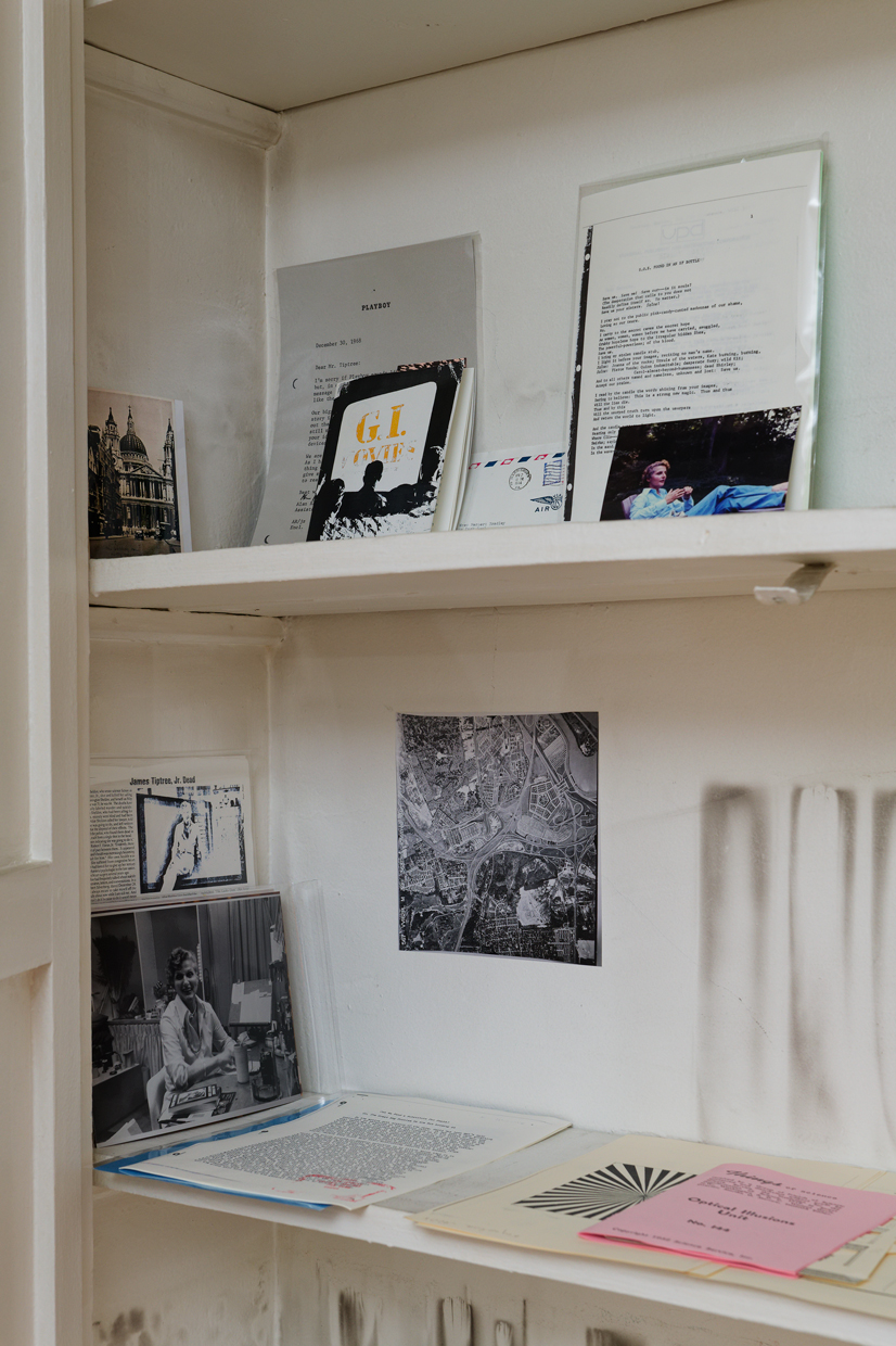 Agence de Voyage, Booked?